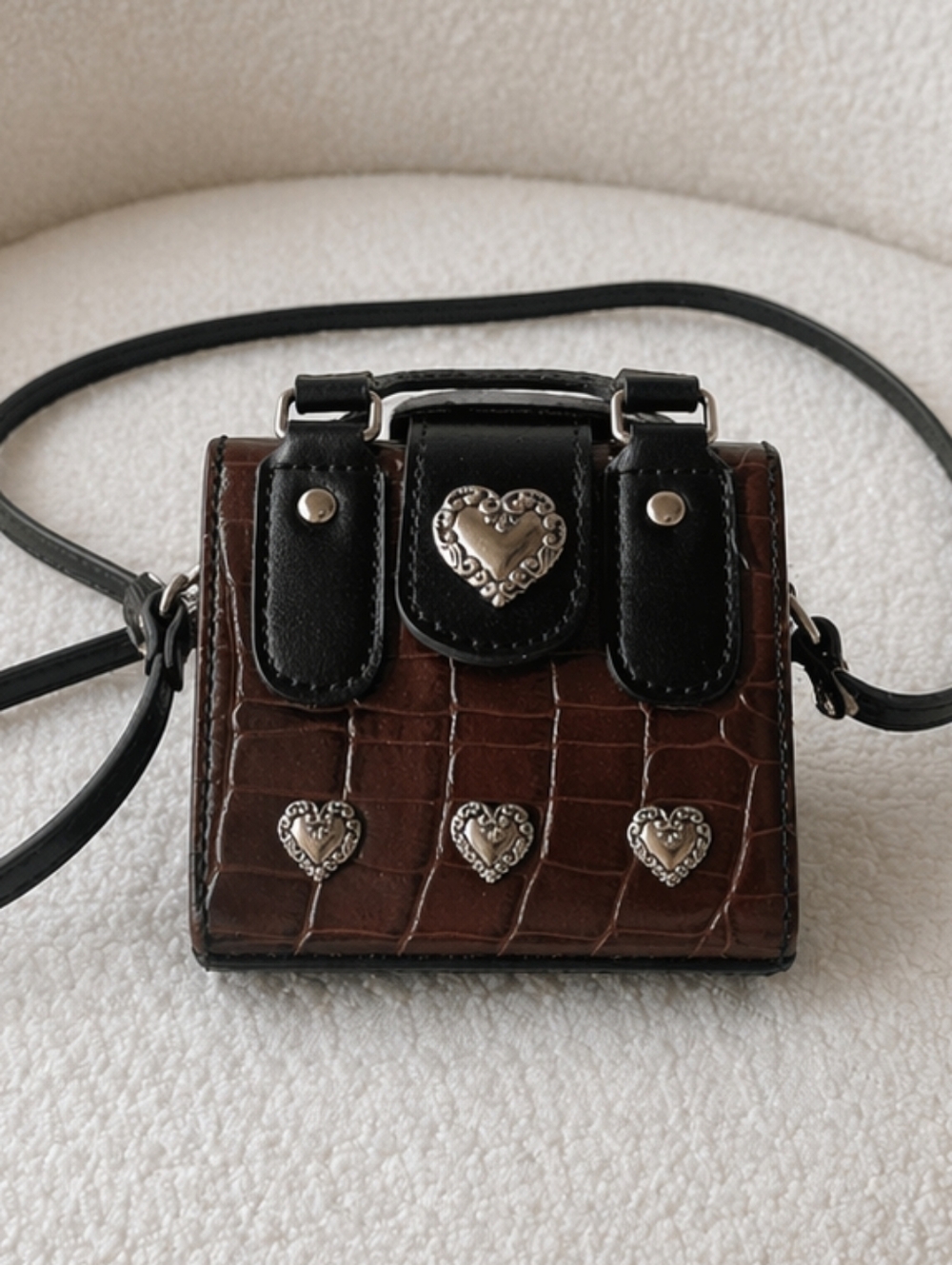 TEXAS LEATHER Croc-Embossed Mini Crossbody Bag with Heart Studs